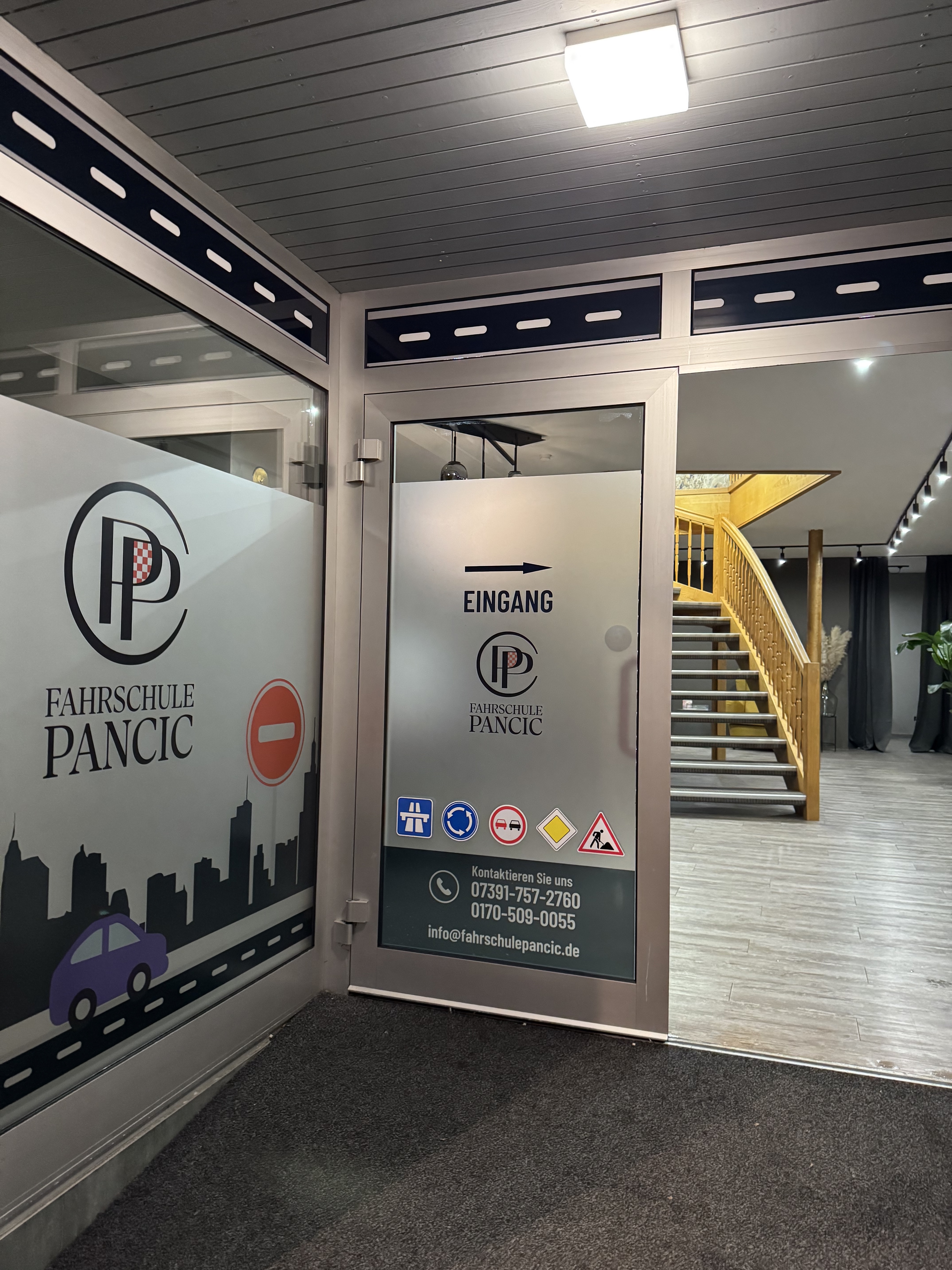 Fahrschule Außenansicht